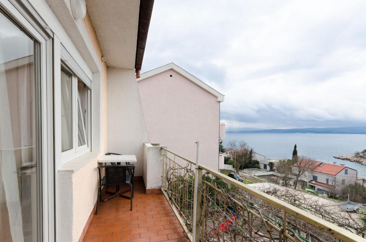 Apartments And Room Mirjana Dramalj Luaran gambar