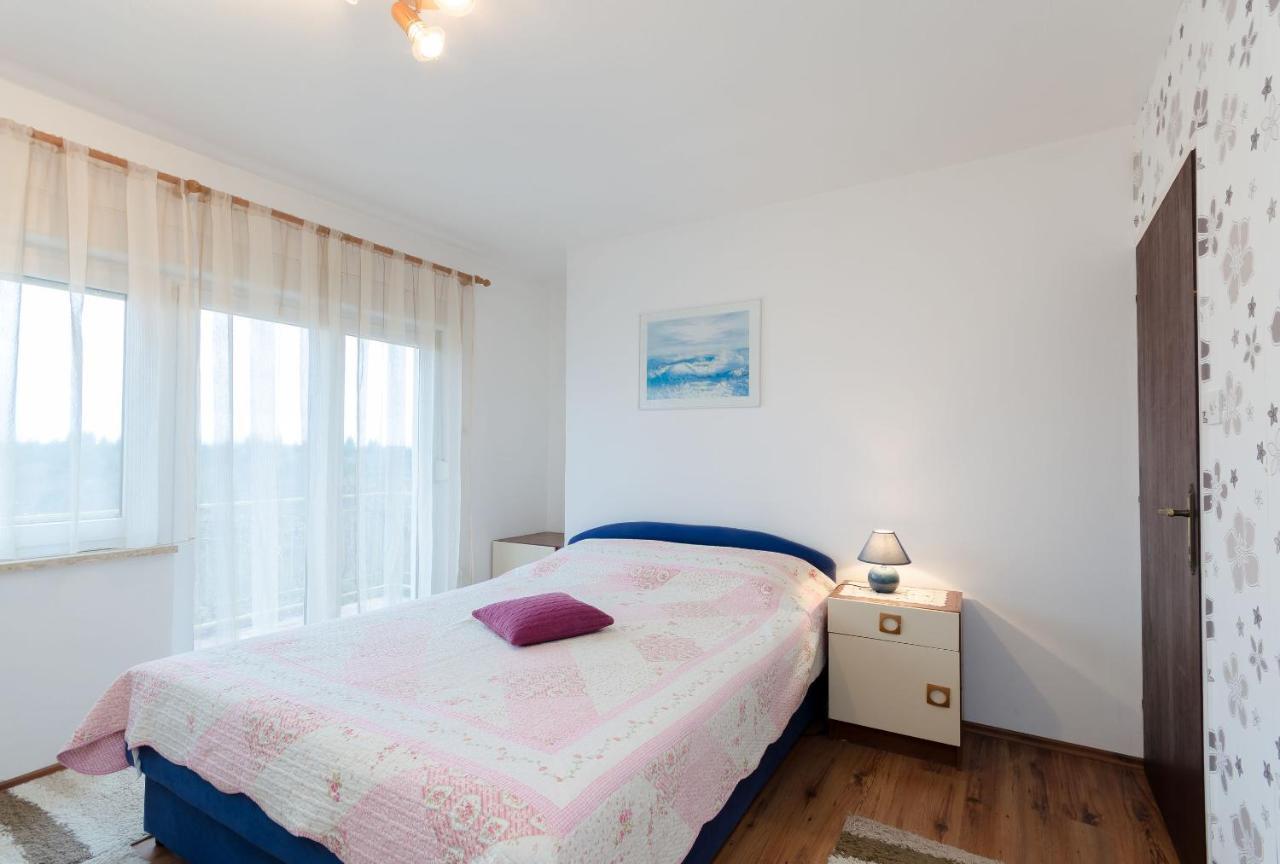 Apartments And Room Mirjana Dramalj Luaran gambar