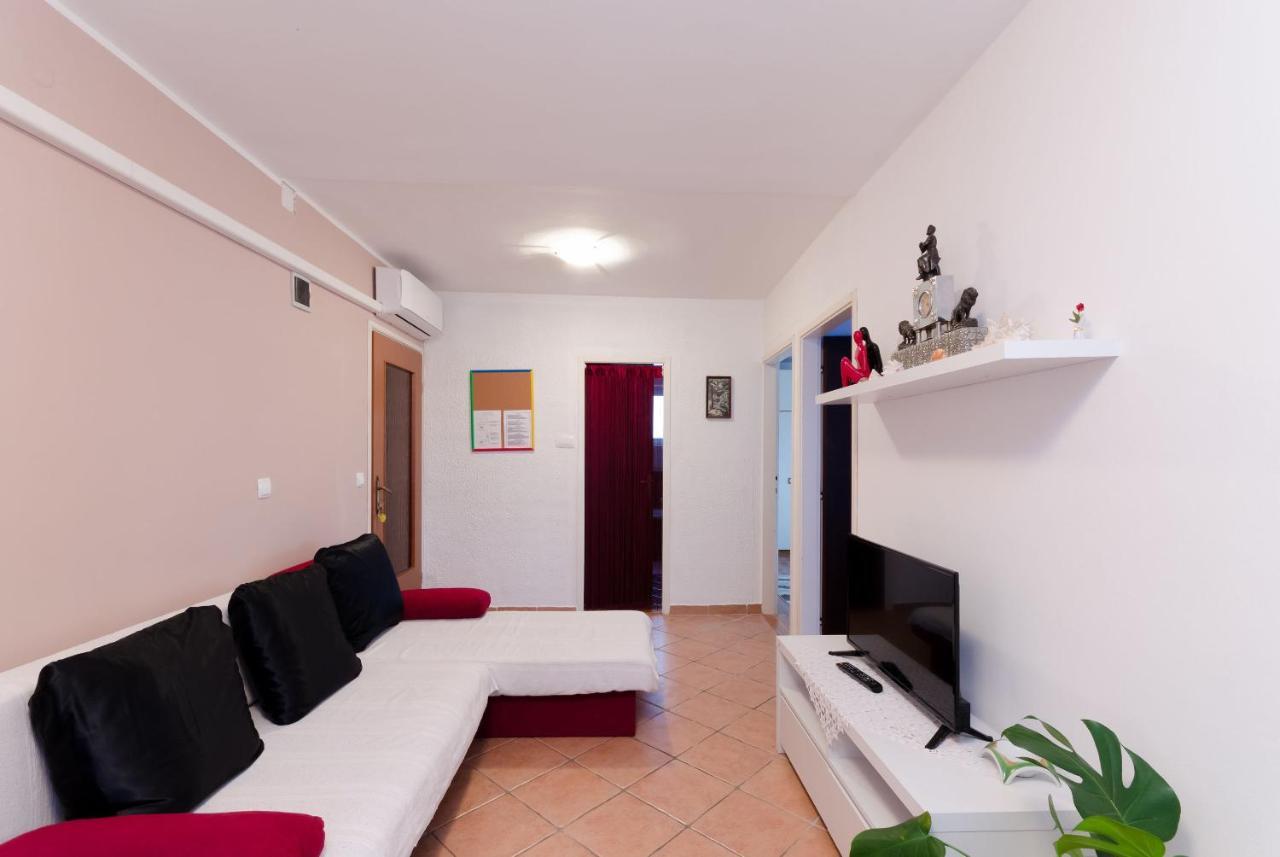 Apartments And Room Mirjana Dramalj Luaran gambar
