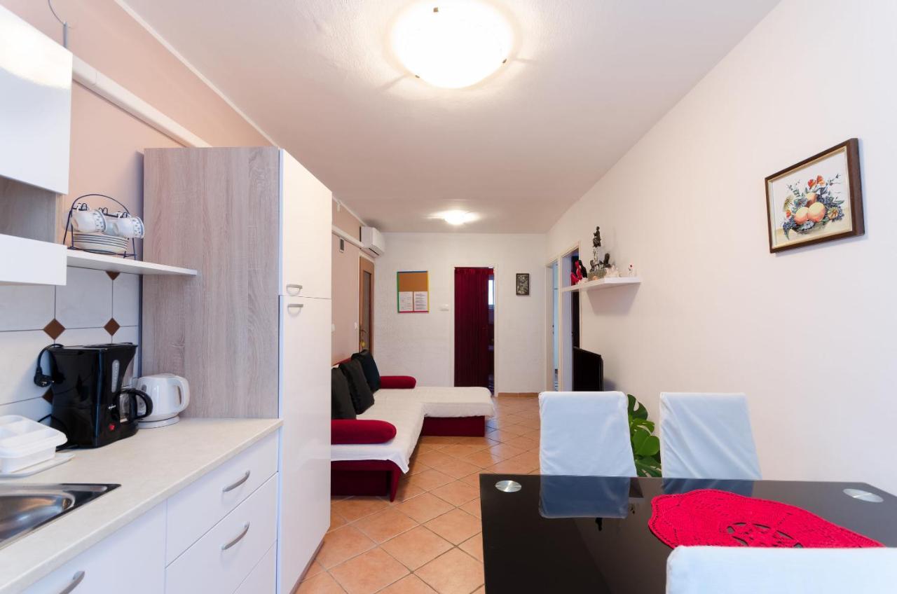 Apartments And Room Mirjana Dramalj Luaran gambar