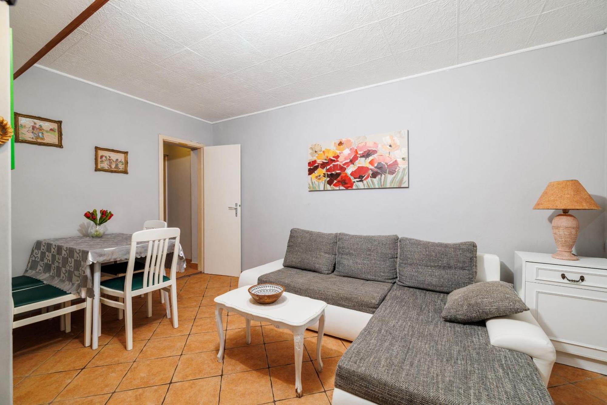 Apartments And Room Mirjana Dramalj Luaran gambar