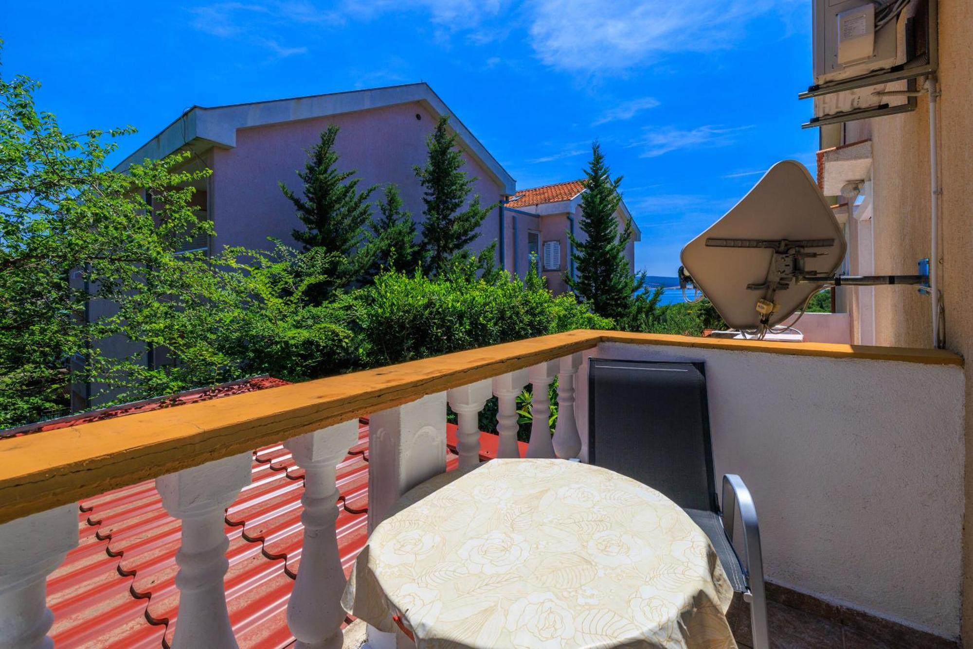 Apartments And Room Mirjana Dramalj Luaran gambar