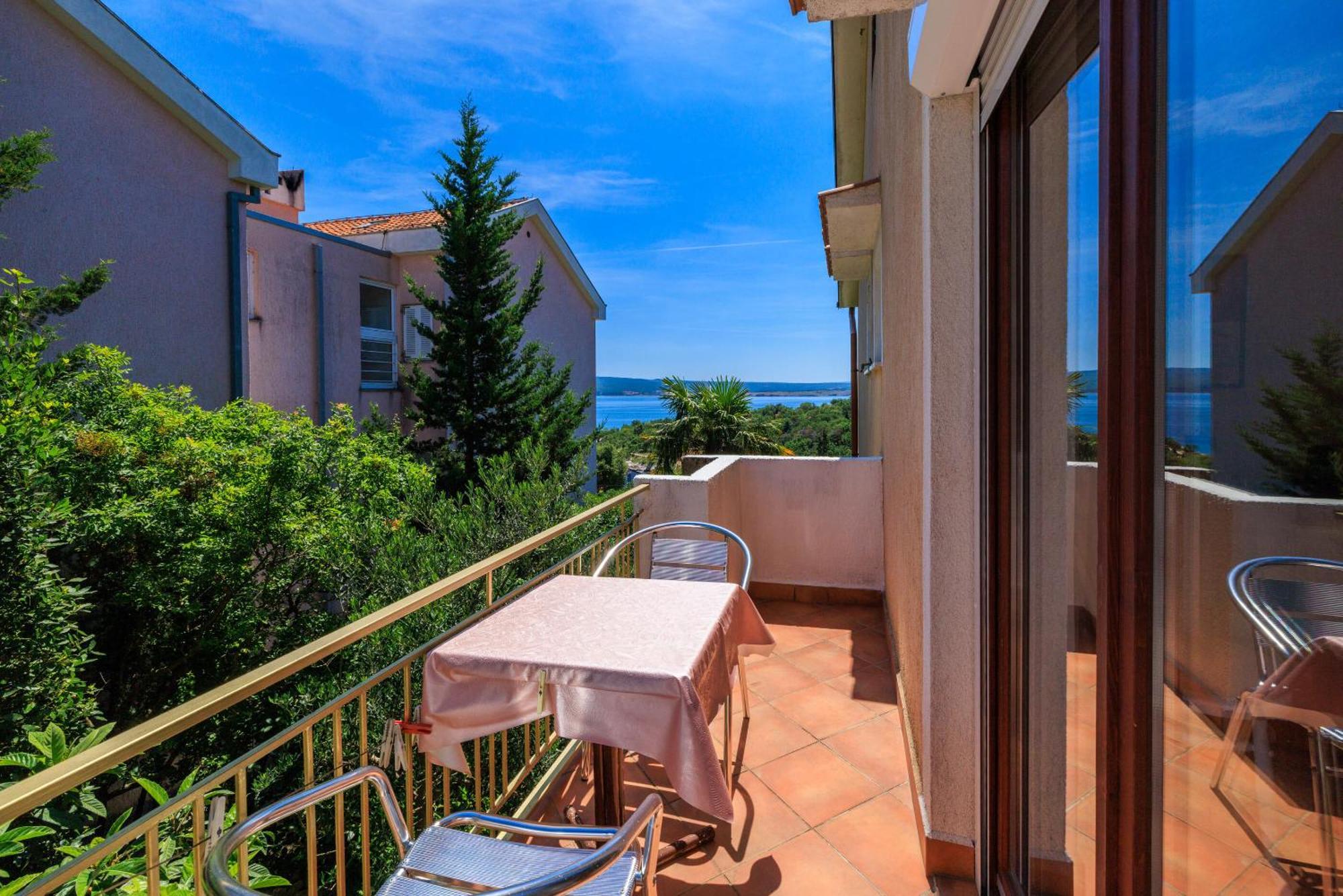 Apartments And Room Mirjana Dramalj Luaran gambar