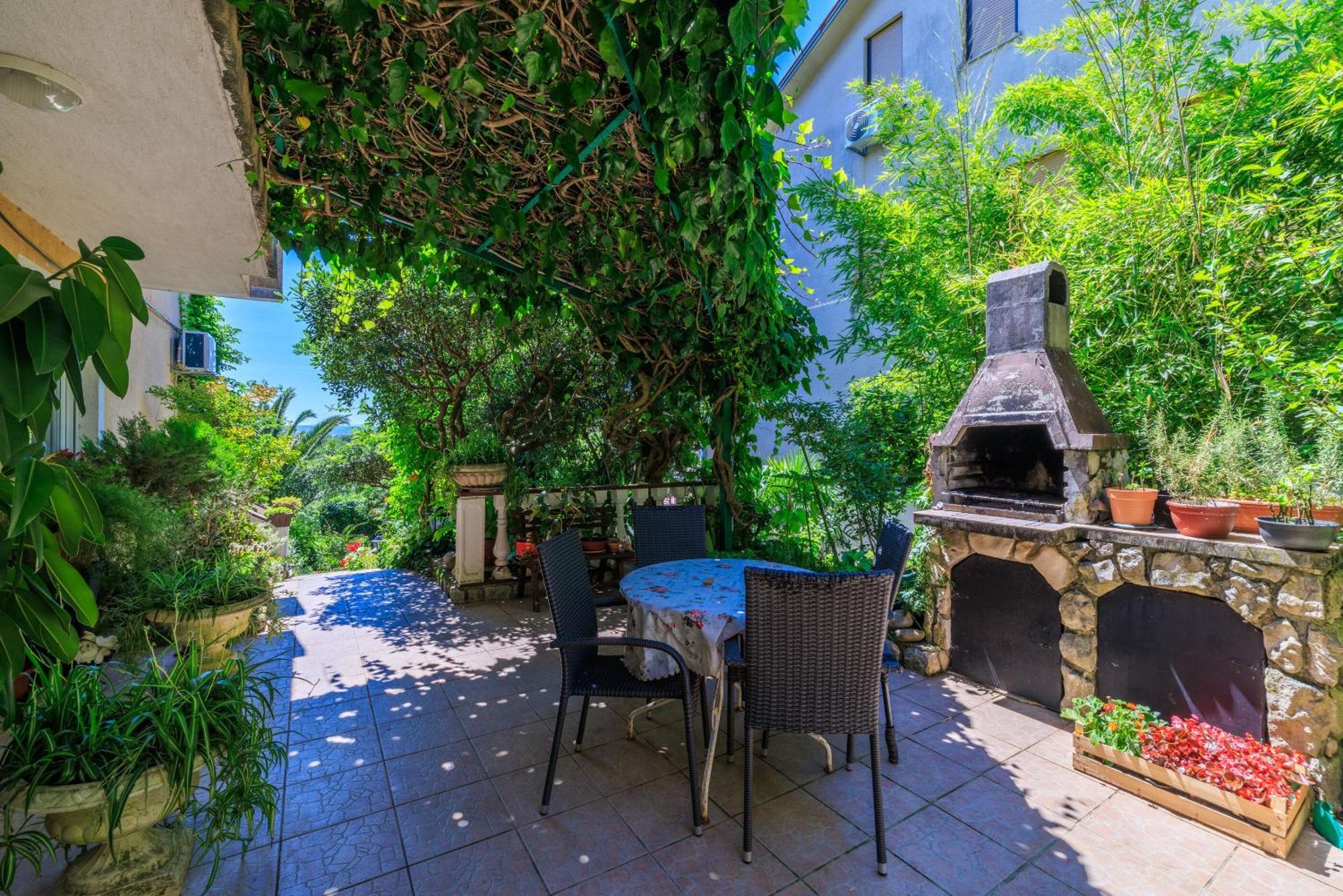 Apartments And Room Mirjana Dramalj Luaran gambar