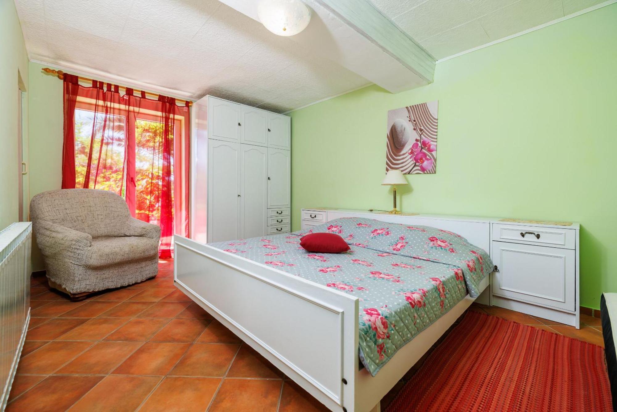 Apartments And Room Mirjana Dramalj Luaran gambar