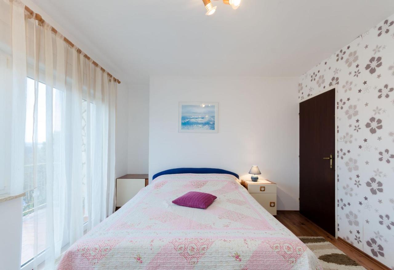 Apartments And Room Mirjana Dramalj Luaran gambar